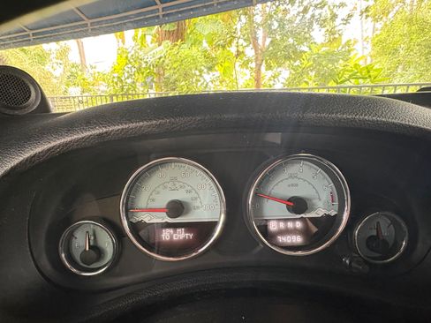 Used 2014 Jeep Wrangler Unlimited Sahara AWD/4WD image 4