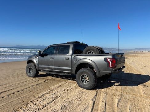 Used 2019 Ford F150 Raptor w/ Equipment Group 801A Mid image 2