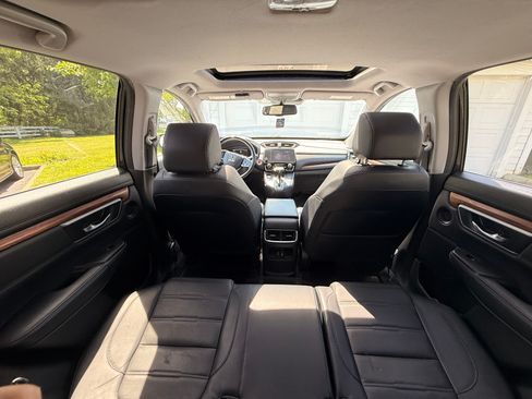 Used 2017 Honda CR-V Touring image 9
