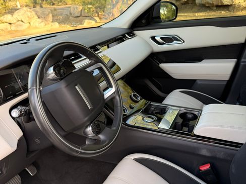 Used 2020 Land Rover Range Rover Velar R-Dynamic S image 15