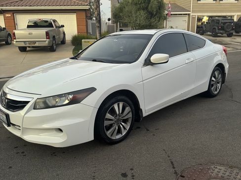 Used 2011 Honda Accord EX image 2