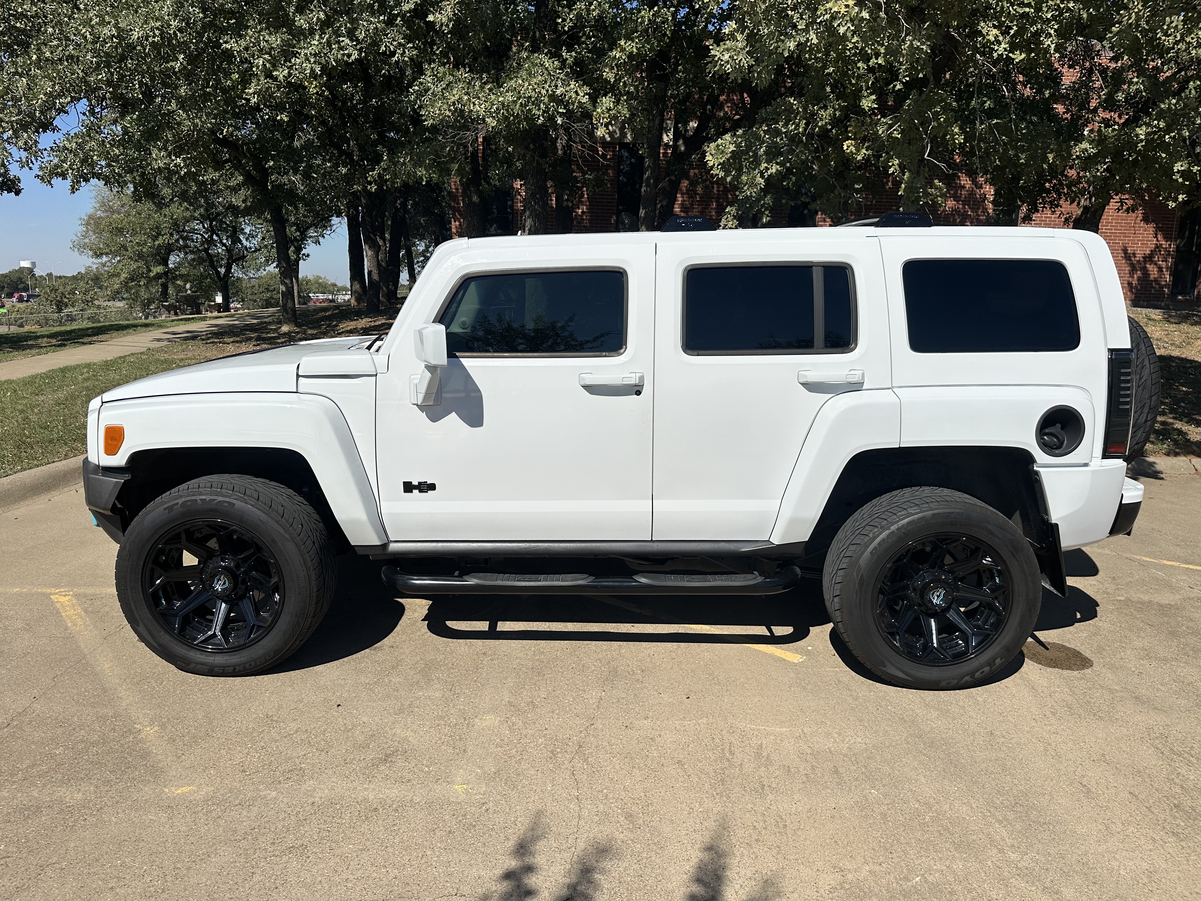 Used 2006 HUMMER H3 AWD/4WD image 2
