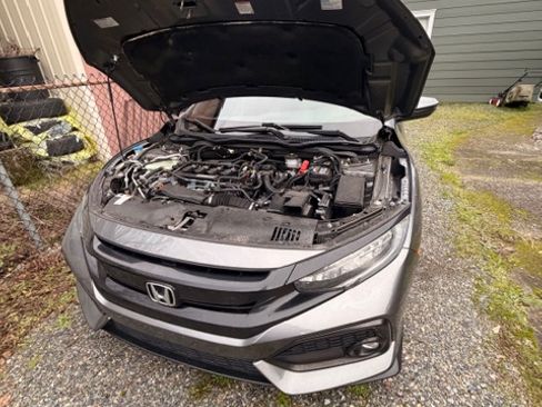 Used 2018 Honda Civic Sport Touring image 8
