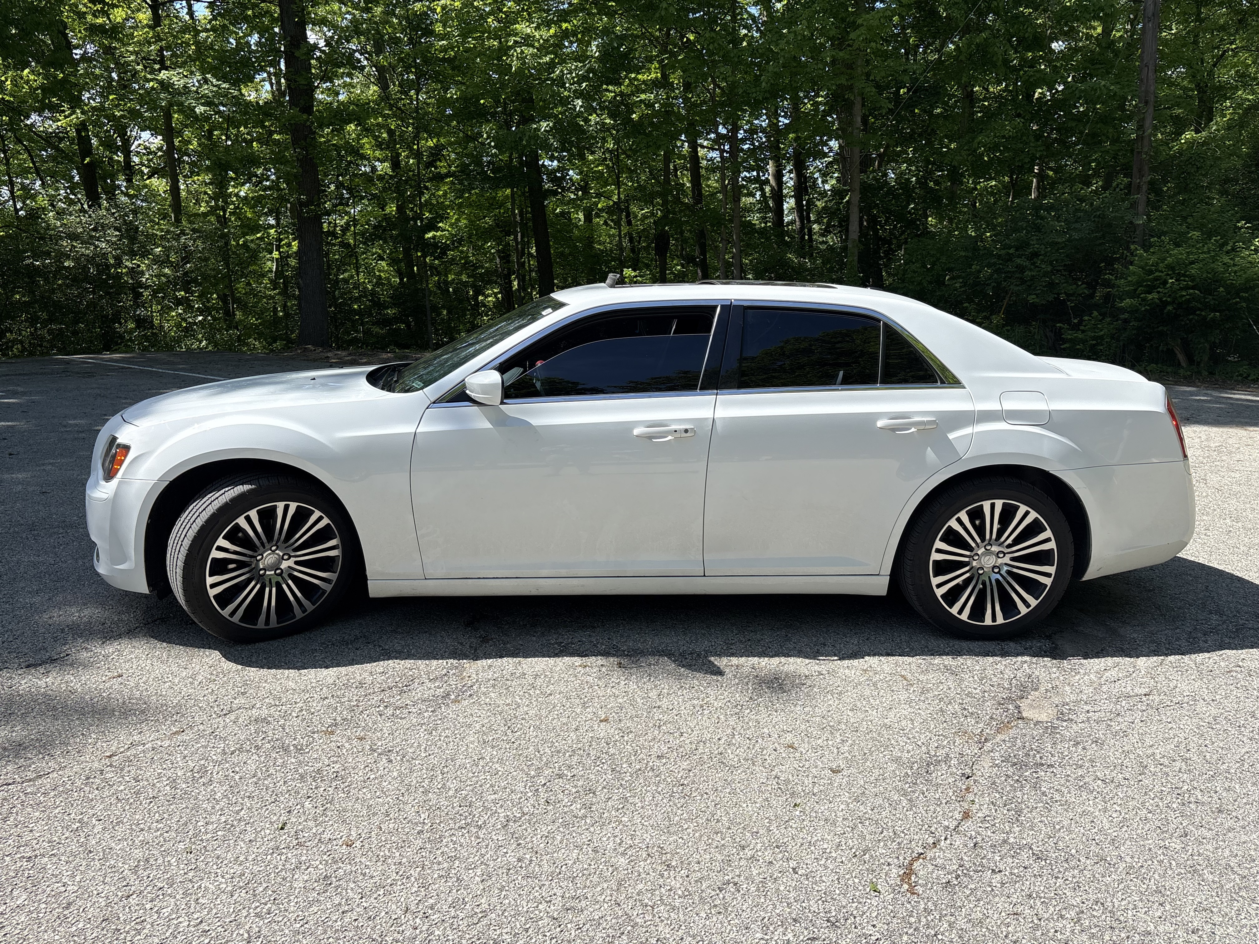 Used 2014 Chrysler 300 S RWD image 4