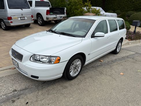 Used 2005 Volvo V70 2.4 image 4