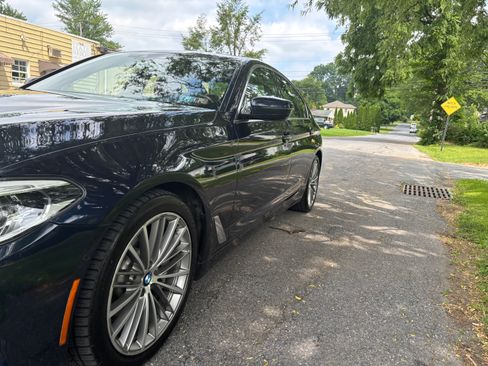 Used 2017 BMW 540i xDrive image 5