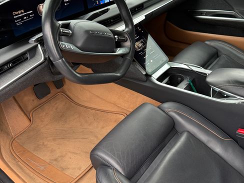 Used 2023 Lucid Air Touring image 4