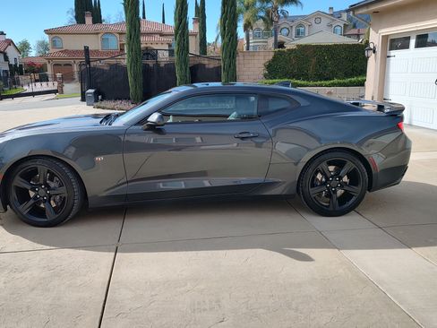 Used 2017 Chevrolet Camaro SS image 8