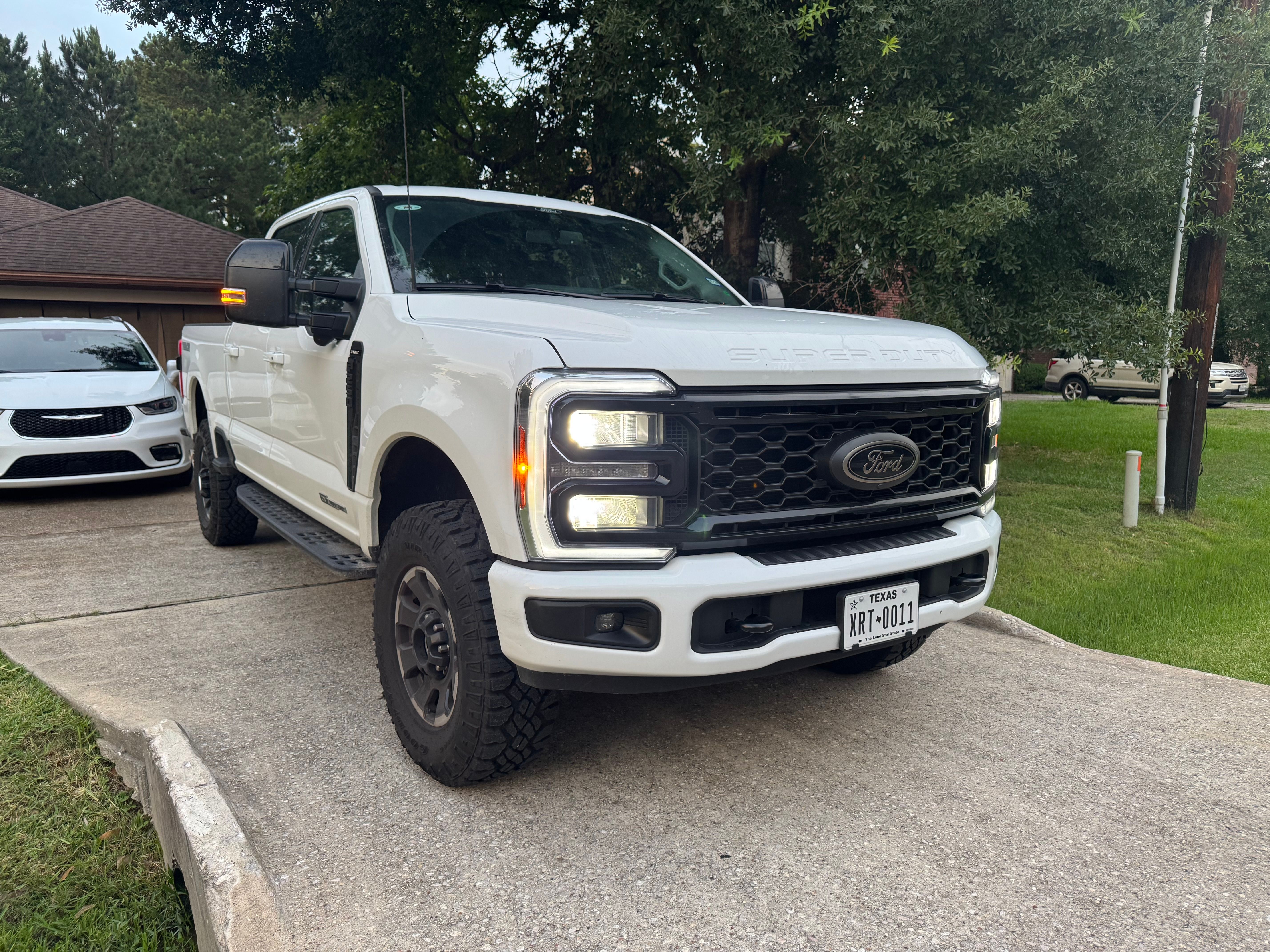 Used 2026 Ford F250 Lariat AWD/4WD image 6