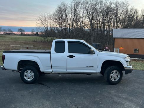 Used 2004 Chevrolet Colorado 2WD Extended Cab w/ Comfort Convenience Package image 2