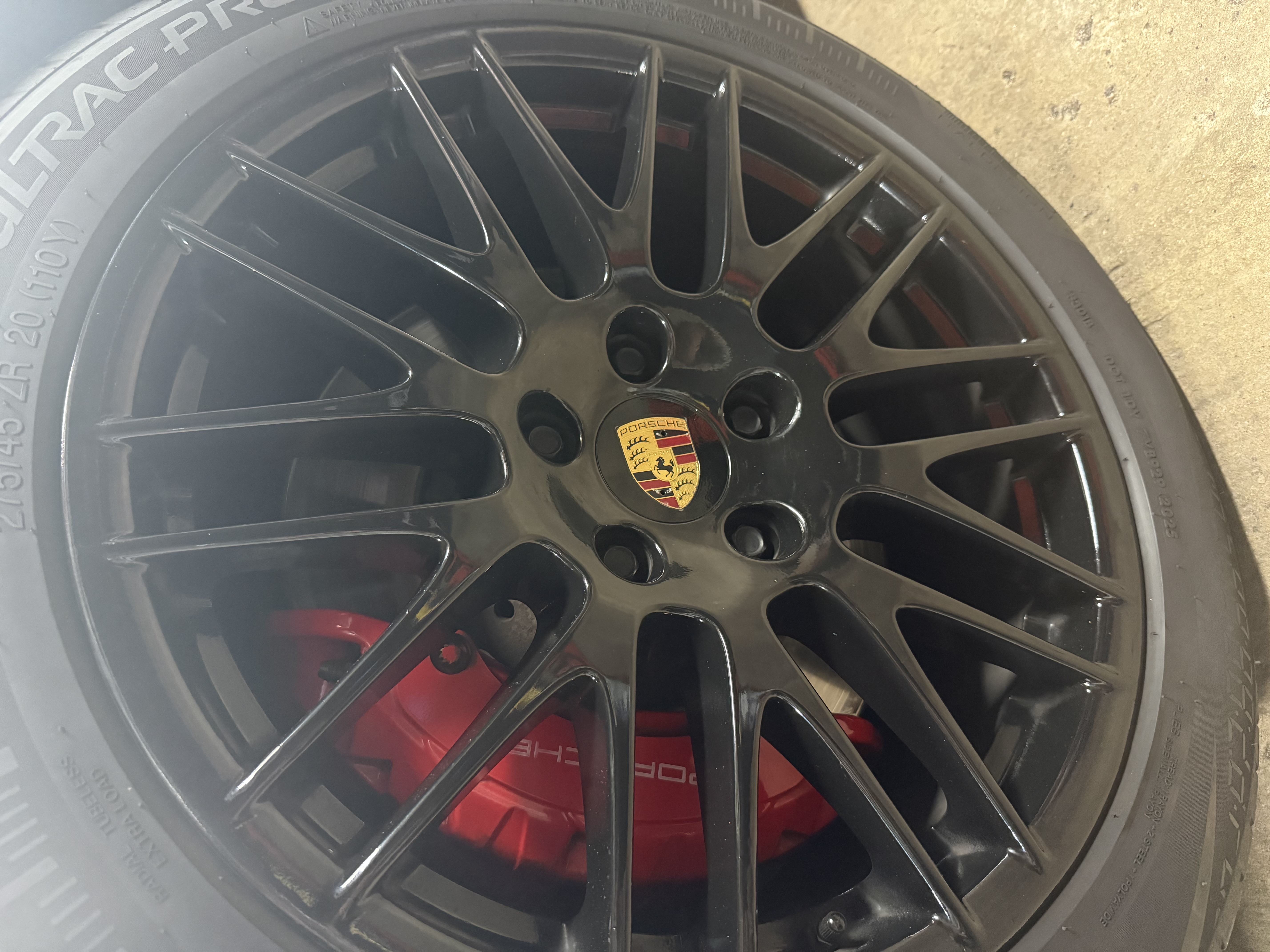 Used 2016 Porsche Cayenne GTS AWD/4WD image 19