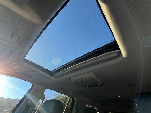 Used 2020 Chevrolet Tahoe Premier image 32