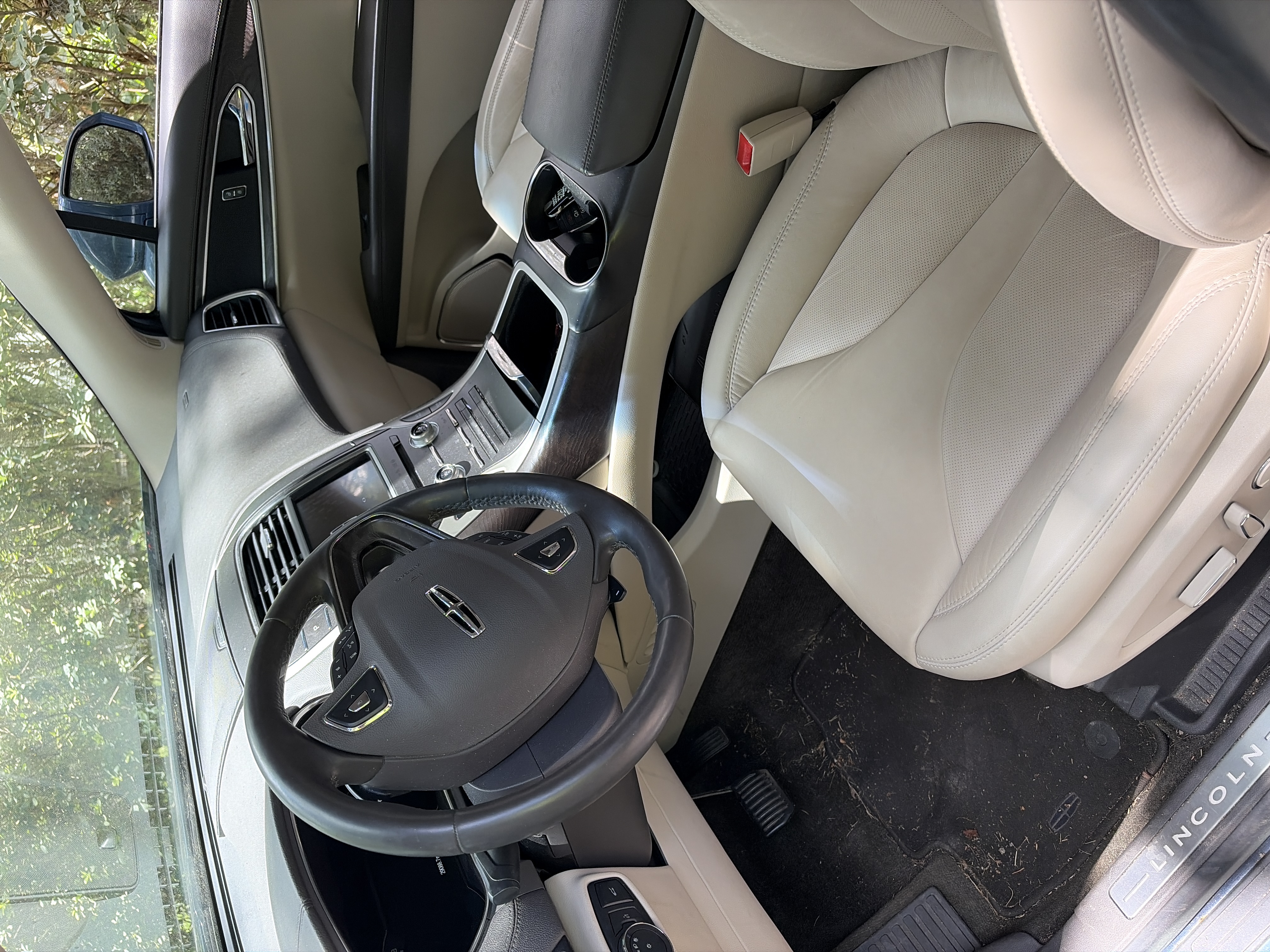 Used 2018 Lincoln MKX Select w/ Select Plus Package AWD/4WD image 8