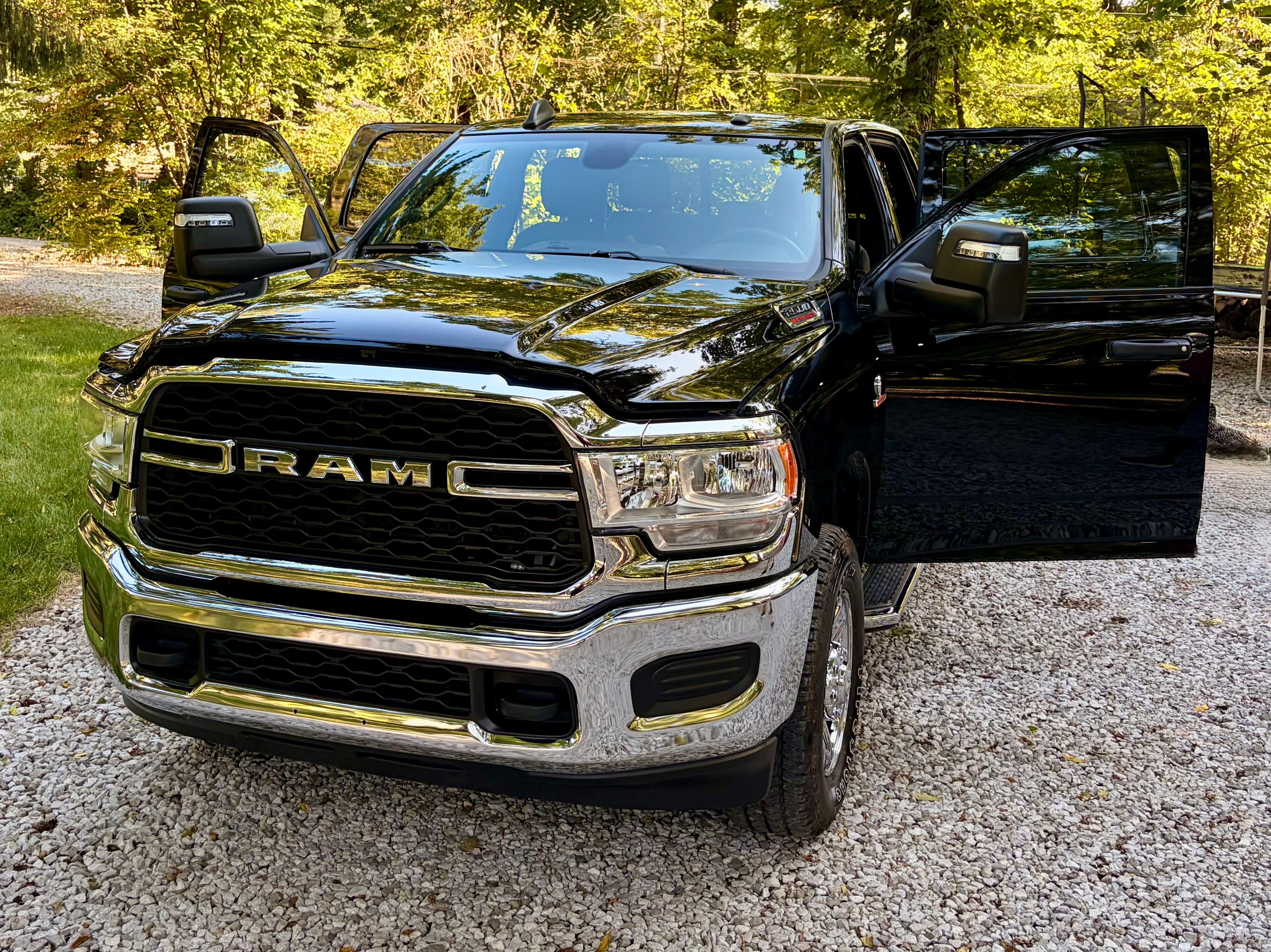 Used 2024 RAM 2500 Tradesman w/ Chrome Appearance Group AWD/4WD image 11