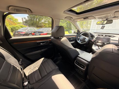 Used 2017 Honda CR-V Touring image 11
