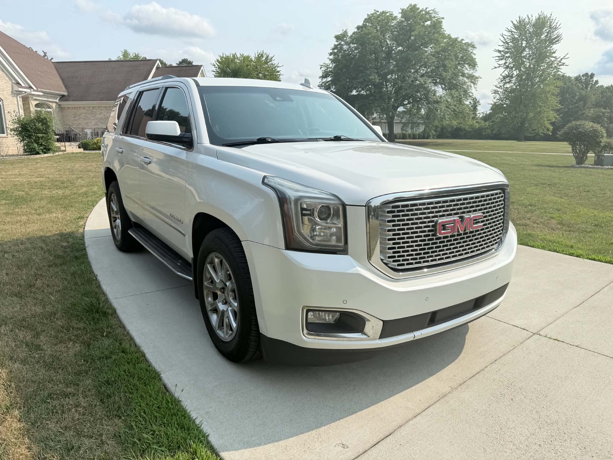 Used 2016 GMC Yukon Denali w/ Open Road Package AWD/4WD image 1