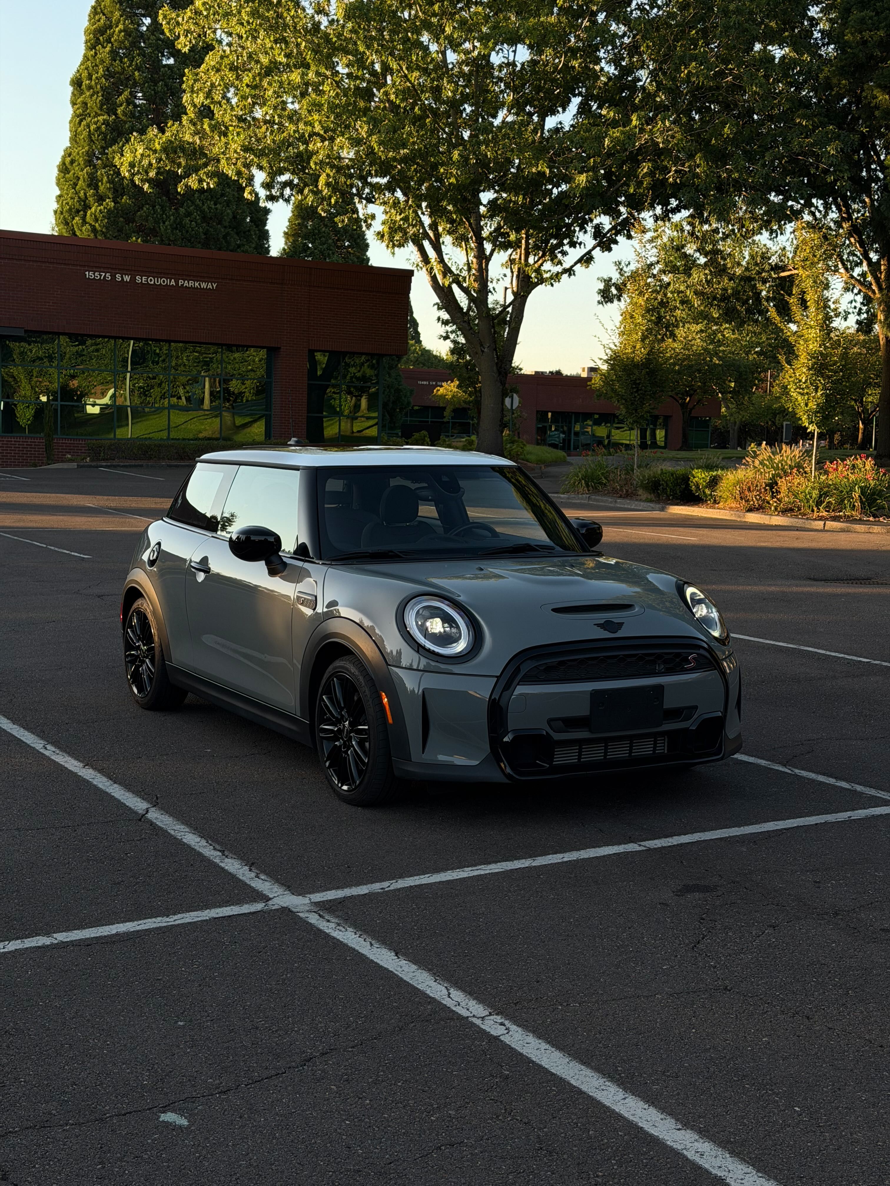 Used 2023 MINI Cooper S FWD image 1