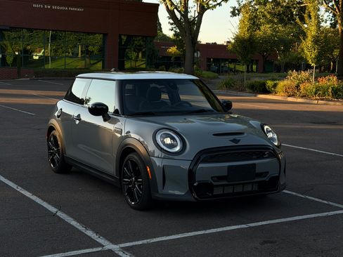 Used 2023 MINI Cooper S FWD image 1