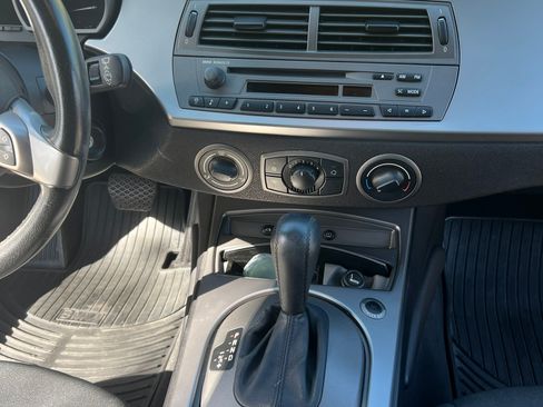 Used 2004 BMW Z4 2.5i image 17