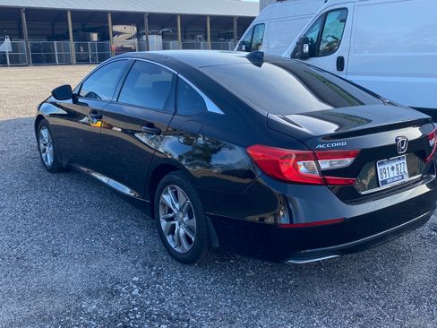 Used 2018 Honda Accord LX image 5