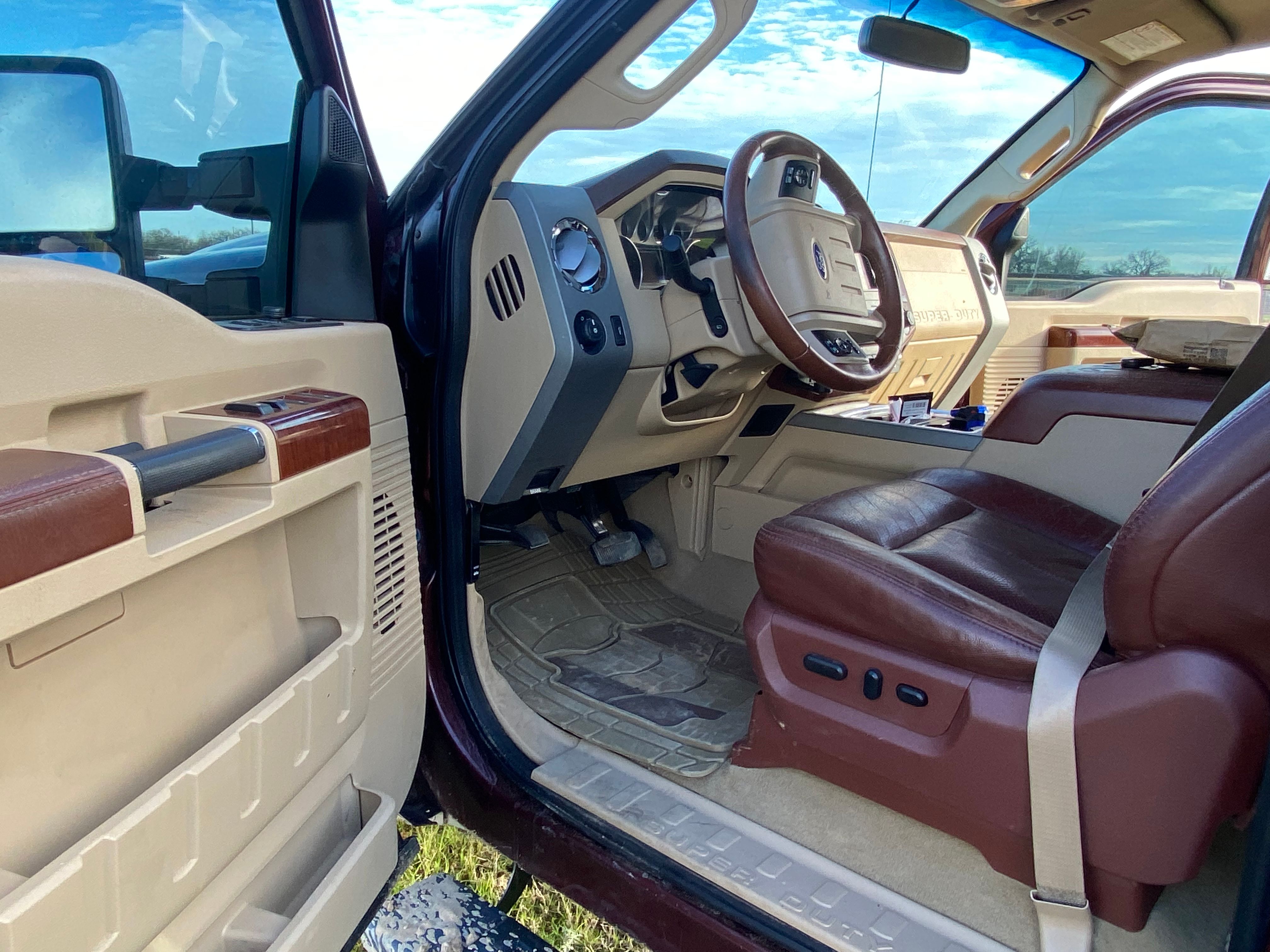 Used 2011 Ford F250 King Ranch w/ Camper Pkg AWD/4WD image 18