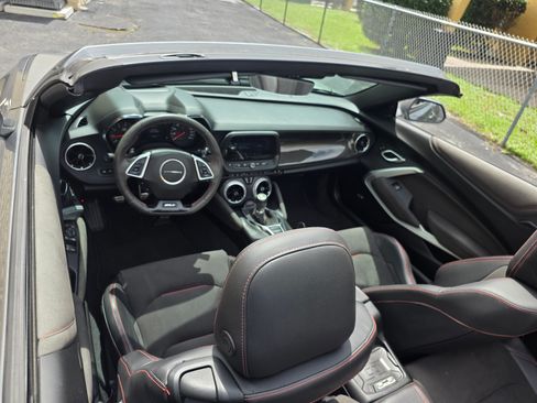 Used 2020 Chevrolet Camaro ZL1 RWD image 15