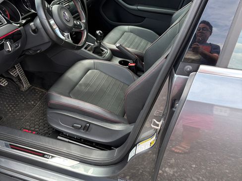 Used 2017 Volkswagen Jetta GLI FWD image 14