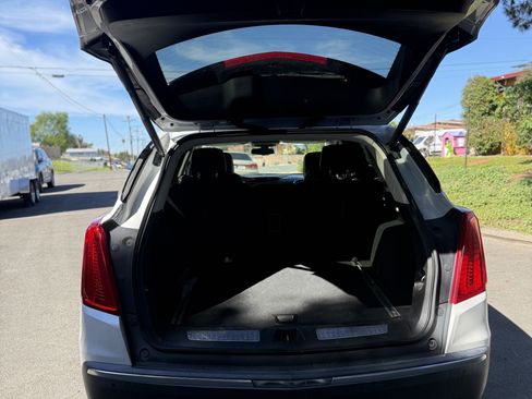 Used 2017 Cadillac XT5 Luxury image 10