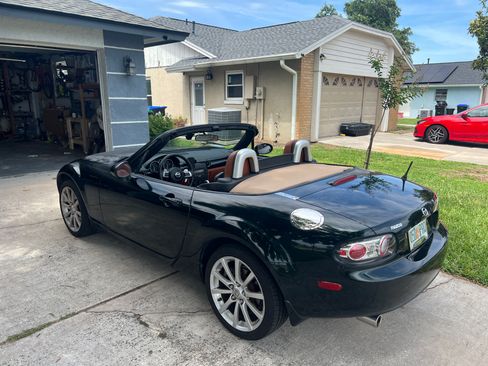 Used 2007 MAZDA MX-5 Miata Grand Touring w/ Premium Pkg RWD image 2