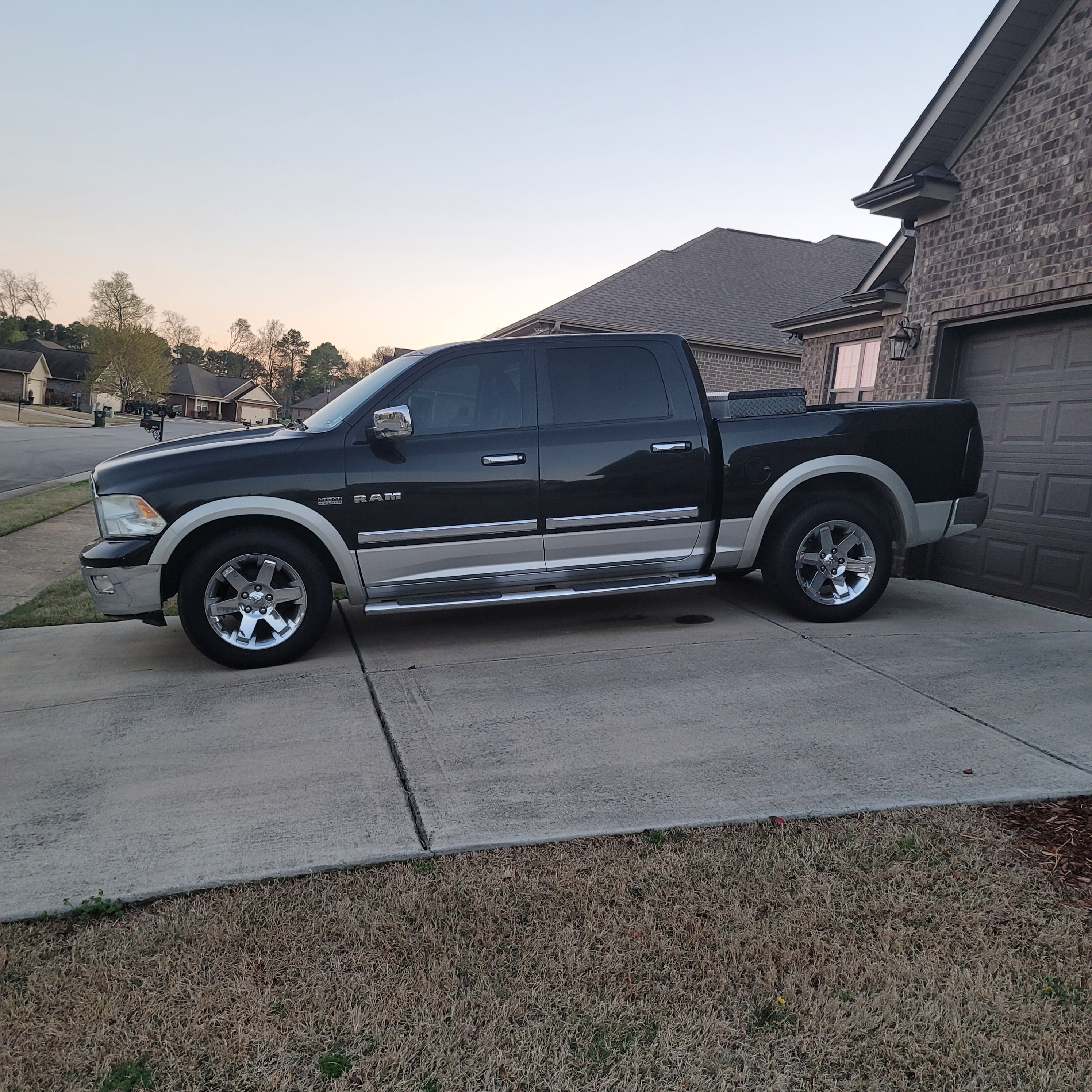 Used 2010 Dodge Ram 1500 Truck Laramie w/ Chrome Accents Group RWD image 2