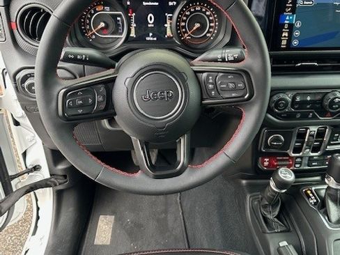 Used 2024 Jeep Wrangler Unlimited Rubicon w/ XTREMEE 35" Tire Package image 16