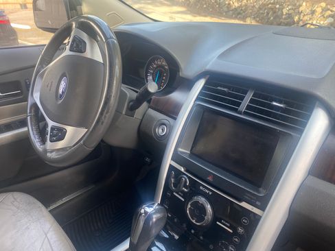 Used 2011 Ford Edge Limited image 11