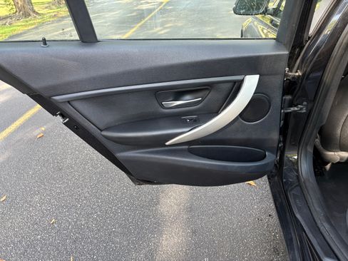 Used 2014 BMW 320i Sedan image 16