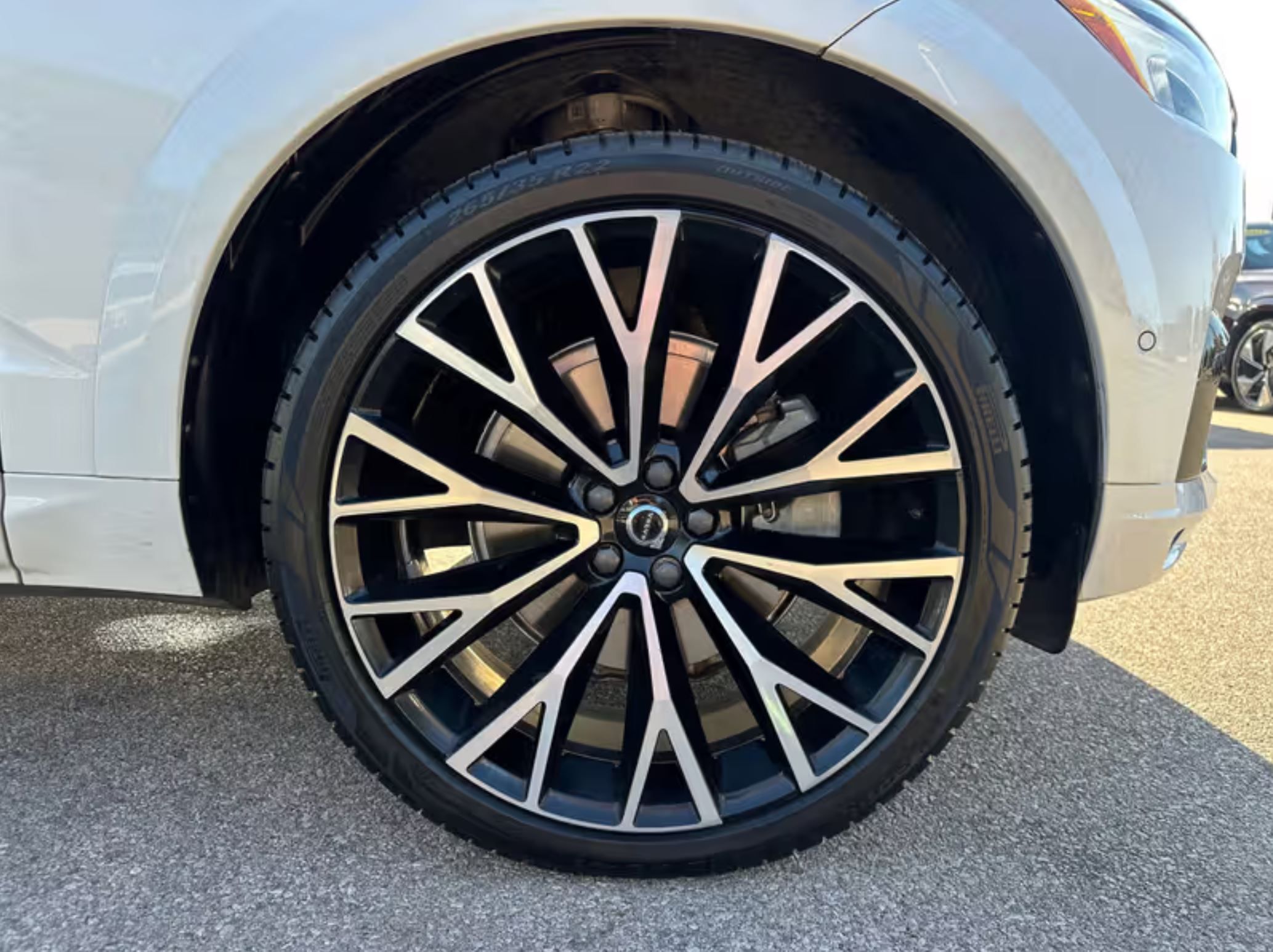 Used 2021 Volvo XC60 T8 R-Design w/ Advanced Package AWD/4WD image 10