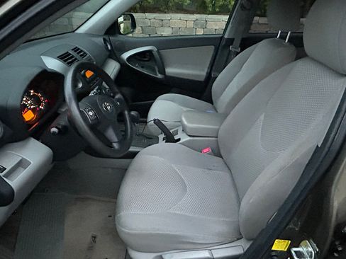 Used 2012 Toyota RAV4 FWD w/ Upgrade Value Pkg image 11