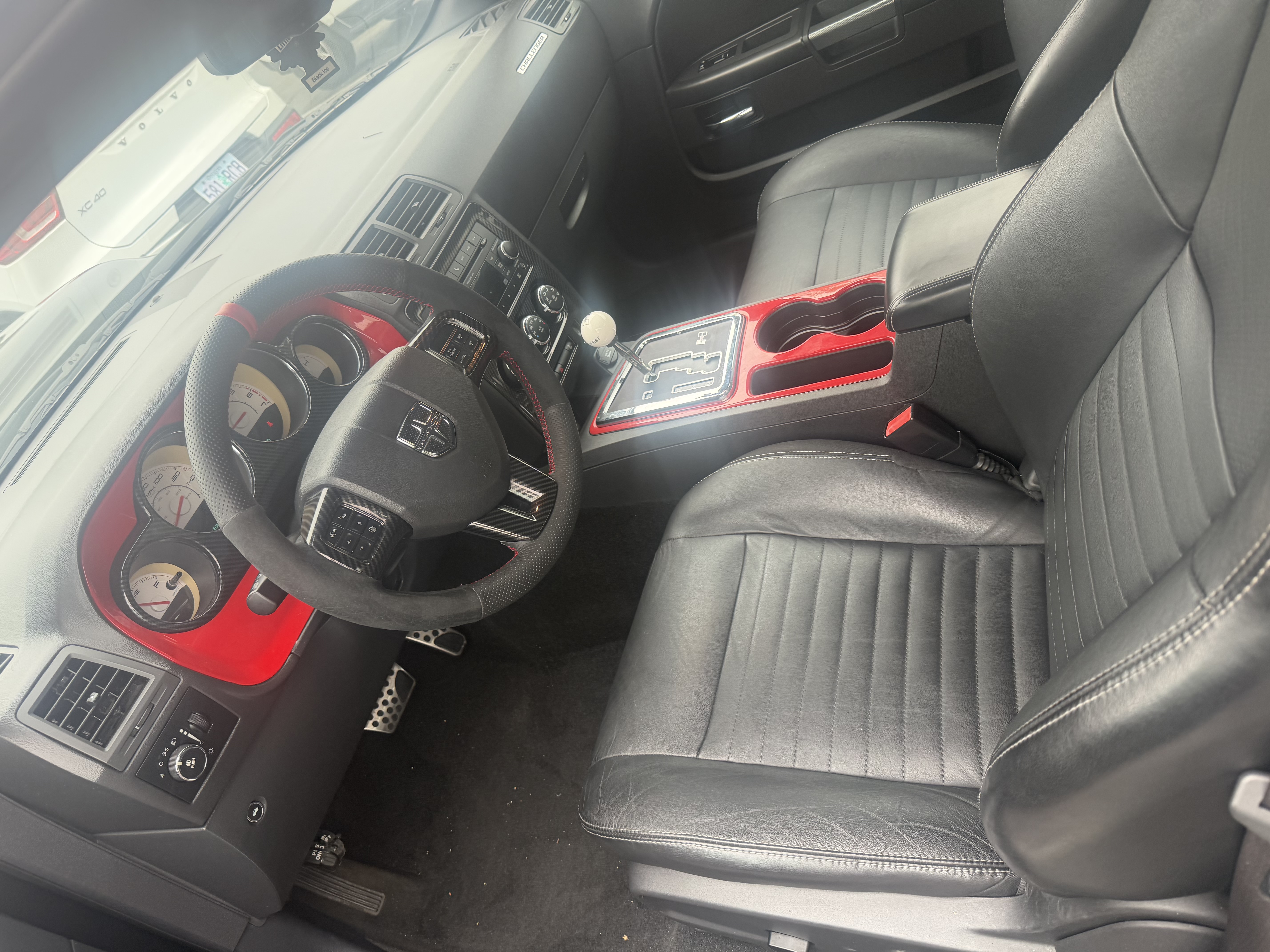 Used 2011 Dodge Challenger R/T RWD image 5