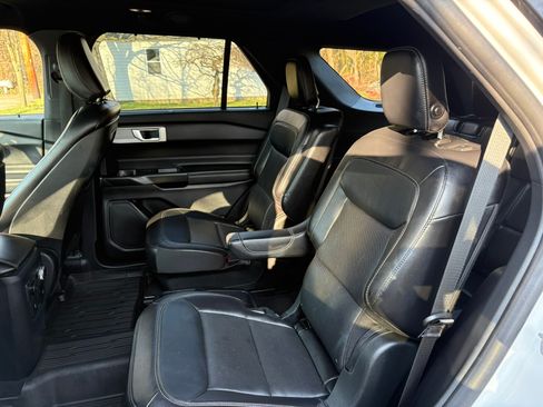 Used 2020 Ford Explorer Limited image 15