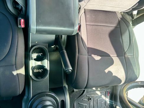 Used 2010 Jeep Wrangler Unlimited Sport image 19