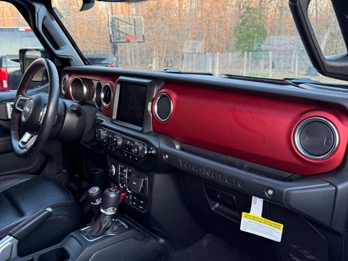 Used 2020 Jeep Wrangler Unlimited Rubicon AWD/4WD image 6