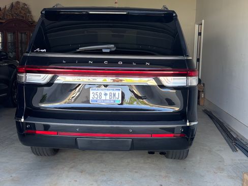 Used 2023 Lincoln Navigator Reserve image 6