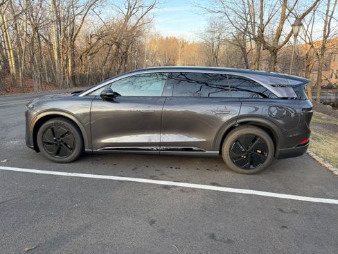 Used 2026 Lucid Gravity Grand Touring image 8