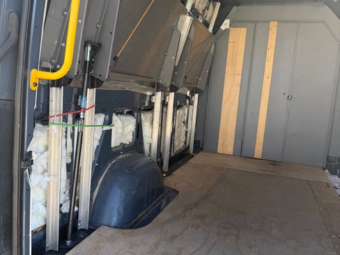 Used 2018 Mercedes-Benz Sprinter 2500 image 12