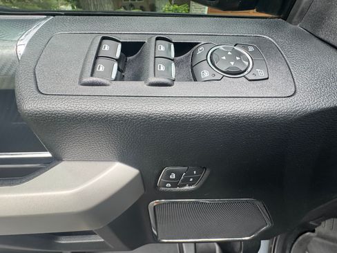 Used 2019 Ford F150 Lariat w/ Equipment Group 502A Luxury AWD/4WD image 21
