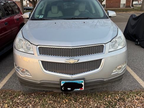 Used 2010 Chevrolet Traverse LTZ image 1