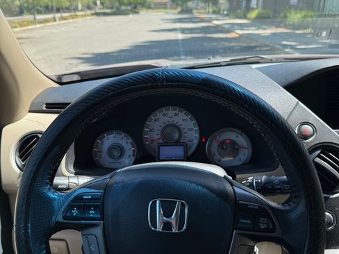 Used 2012 Honda Pilot Touring image 11