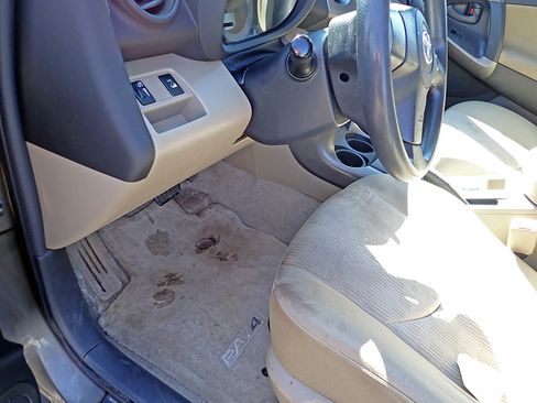 Used 2011 Toyota RAV4 4WD V6 w/ Tow Prep Pkg image 25
