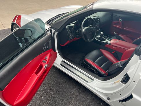 Used 2007 Chevrolet Corvette Z06 w/ Preferred Equipment Group RWD image 6