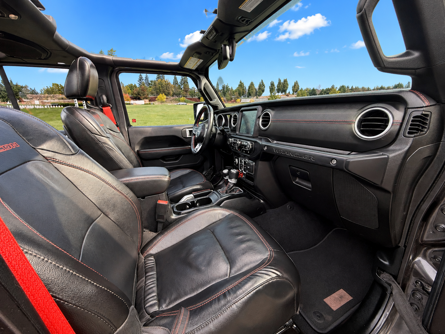 Used 2020 Jeep Wrangler Unlimited Rubicon w/ Quick Order Package 28Y Recon AWD/4WD image 15