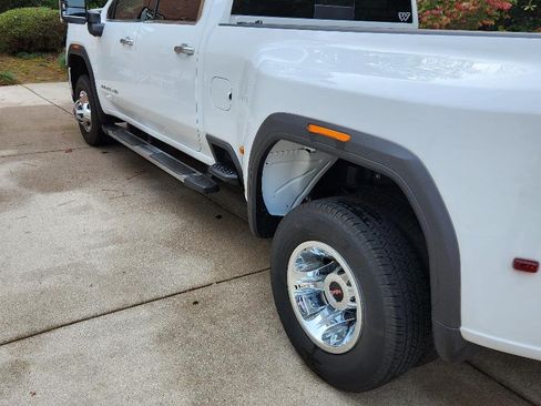 Used 2022 GMC Sierra 3500 SLT w/ SLT Premium Package image 6