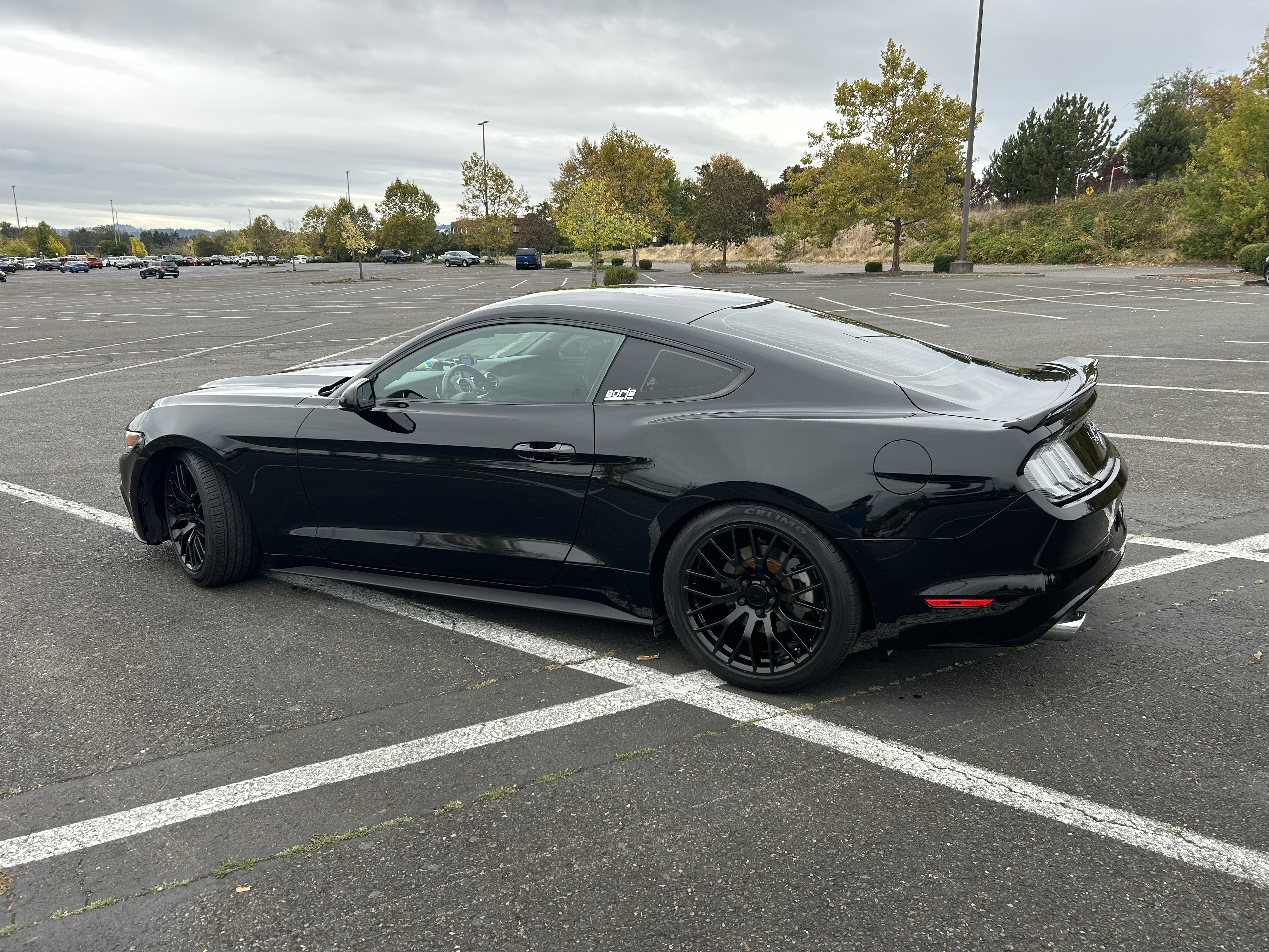 Used 2016 Ford Mustang Coupe RWD image 4